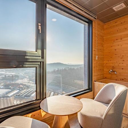 Urban-Est Hotel Коян Экстерьер фото
