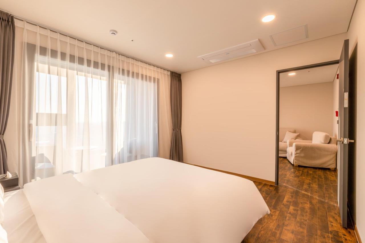 Urban-Est Hotel Коян Экстерьер фото