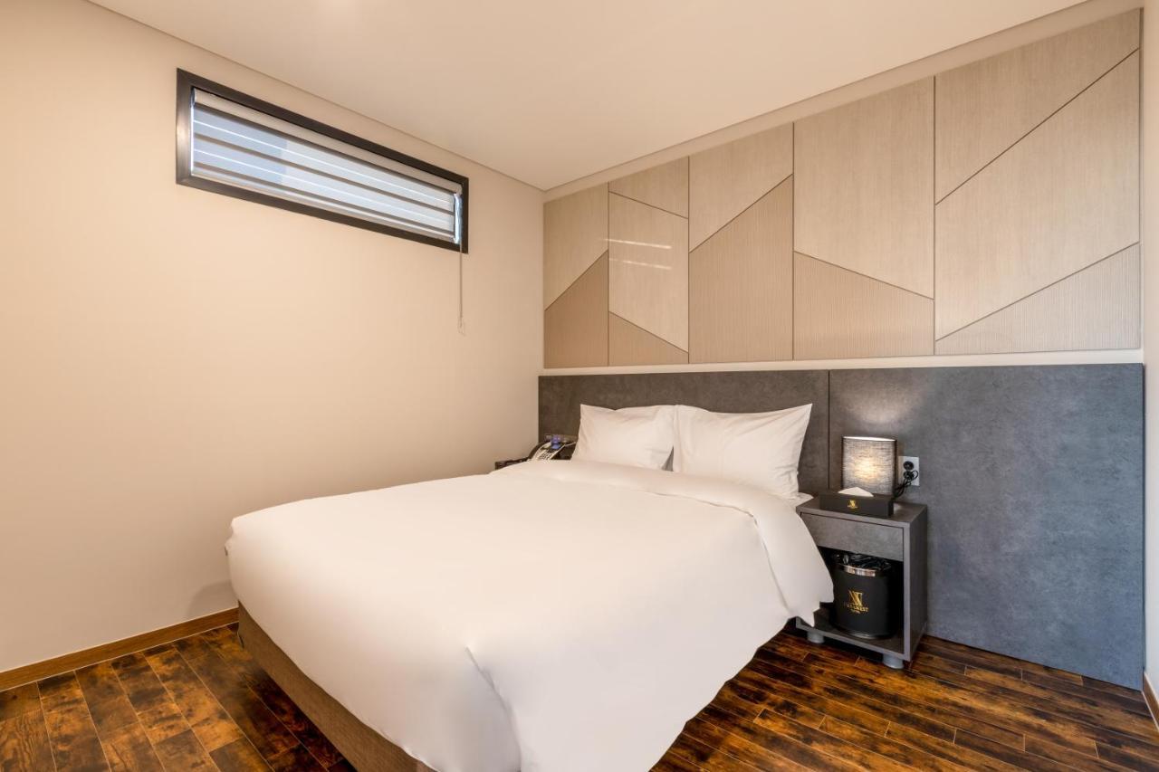 Urban-Est Hotel Коян Экстерьер фото