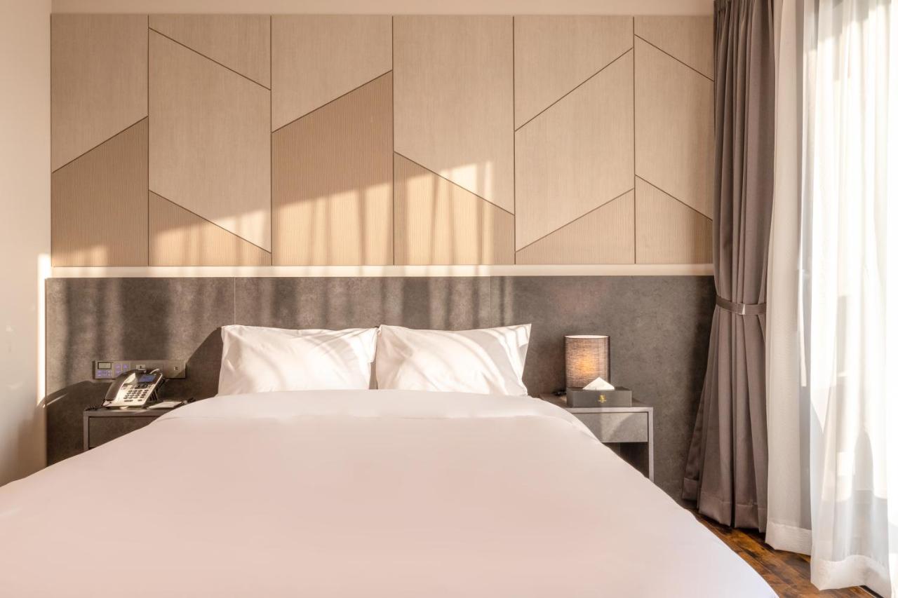 Urban-Est Hotel Коян Экстерьер фото