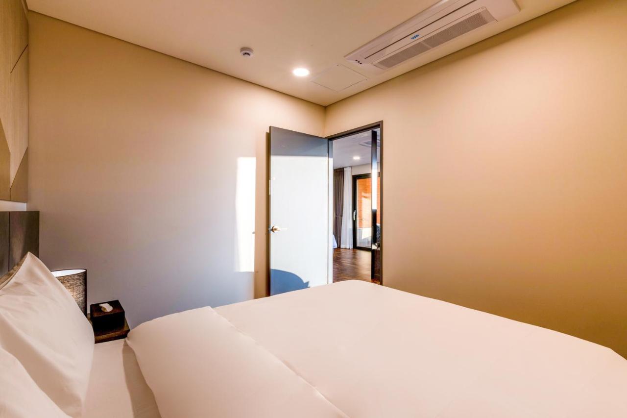Urban-Est Hotel Коян Экстерьер фото